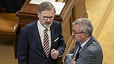 Petr Fiala a Marek Benda ve Snmovn na mimoádné schzi, jejím hlavním bodem...