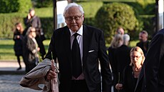 Herec Jaroslav Satoranský dorazil na rozluku s Jiím Bartokou. (20. kvtna...