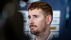 Kapitán reprezentace Roman ervenka po píletu eských hokejist z mistrovství...