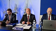 �lenové výkonného výboru Du�an Svoboda, zástupce profesionálních sout�í...