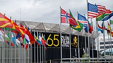Vztyením sochy Zlatý stevíek byl zahájen 65. roník Zlín Film Festivalu....