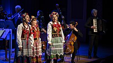 Na koncert Patricie Kopatchinské vystoupilo i trio polských folklórních...