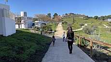 Antequera. Areál mezolitických staveb kombinuje pe�liv� udr�ovaný park,...