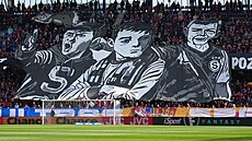 Choreo sparanských fanouk ped posledním zápasem sezony