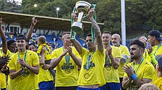 Zlíntí fotbalisté slaví titul v druhé lize a postup do první.
