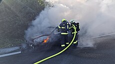 Haení poáru auta u Dubu nad Moravou (20. kvtna 2025)