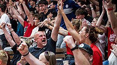 Nejlep�í st�elec historie �eské basketbalové ligy Josef Jelínek slaví body...