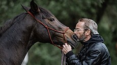 Jan Révai.  Ví, jaké to je, ocitnout se na dn�. Ale dokázal se z n�j dostat....