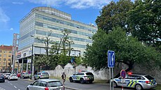 V nákupním stedisku Flora zasahují policisté kvli hrozb uloené výbuniny....