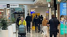 V nákupním stedisku Flora zasahují policisté kvli hrozb uloené výbuniny....