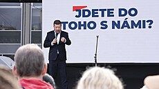 Návtvníci jarmarku v rámci pedvolební kampan SPD v Ústí nad Labem. (22....