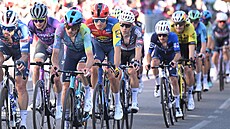 Mathias Vacek absolvuje 18. etapu v po�etném úniku.