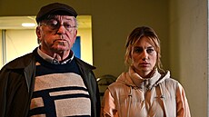 Ji�í Lábus a Natalia Germani ve filmu Neporazitelní