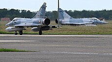 Stíha�ka Mirage 2000-5F na francouzské letecké základn� Luxeuil-Saint Sauveur...