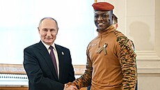 Lídr vojenské junty Burkiny Faso Ibrahim Traoré p�i setkání s ruským...