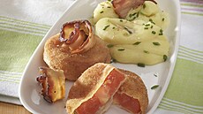 Sma�ená raj�ata se slaninou a bramborovou ka�í
