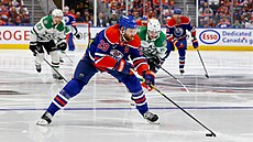 Leon Draisaitl s pukem na holi v útoném pásmu.