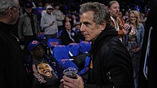 Herec Ben Stiller na zápase Knicks.