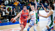 ekyn Artemis Spanuová v zápase proti abinám.