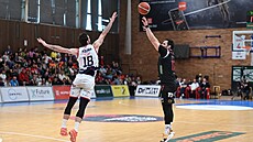 Jaromír Bohaík stílí trojku pes Viktora Plpána.