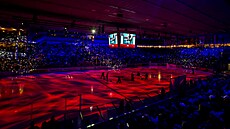 Diváky bavila i svtelná show.