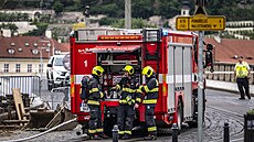 Policie a hasii eí ped Rudolfinem v Praze únik plynu. (20. kvtna 2025)