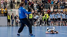 Karel �míd z Dukly slaví, Martin �íha z Lovosic smutní. V osmé sérii rozst�elu...