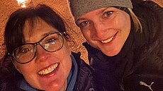 Kv�ta Látalová (vlevo) a Jaroslava Mu�íková v ranních hodinách na startu...