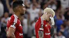 Fotbalisté Manchesteru United smutní z prohry ve finále Evropské ligy.