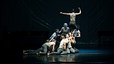 Sv�tová akrobacie, premiéra La Putyky i první burleska v Trutnov�