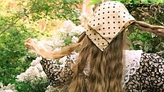 Jessie Cave se na OnlyFans vnuje obsahu pro fetiisty zamené na vlasy....