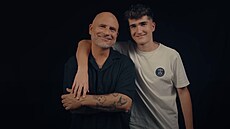 Ale� Lehký se synem Adamem (z videoklipu Lunetic s názvem Sdílej, 2025)