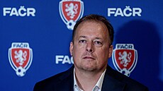 Nový pedseda fotbalové asociace David Trunda na tiskové konferenci.