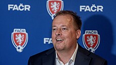 Nový pedseda fotbalové asociace David Trunda na tiskové konferenci.