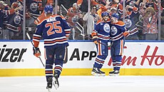 Darnell Nurse (25), Evander Kane (91) a Zach Hyman (18) slaví gól,Edmonton...