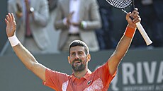 Novak Djokovi se raduje po semifinále v enev.