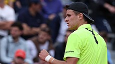 Jakub Meník oslavuje v prvním kole Roland Garros