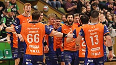 Radost plzeských házenká z vítzství v Karviné ve tetím finálovém utkání...