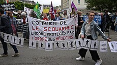 Dvacetiletý trest uloil francouzský soud bývalému chirurgovi Joëlovi Le...