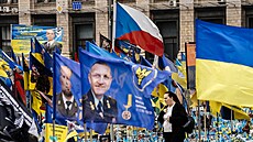 Kyjev. Ka�dodenní �ivot v hlavním m�st�, Majdan, Chreschatyk, pietní místo....