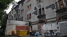 Druhá část ikonického obchodního domu Ostravica-Textilia je v žalostném stavu.