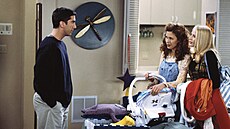David Schwimmer, Jessica Hechtová a Jane Sibbettová v seriálu Pátelé (1995)