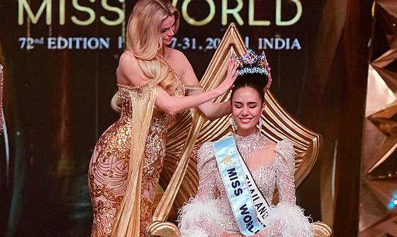 Miss World 2025 se stala Thajka Opal Suchata Chuangsriová. Svou korunku...