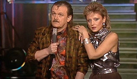 Karel �íp a Petra Jan� jako �ást kapely Triky a Pov�ry v po�adu Mo�ná p�ijde i...