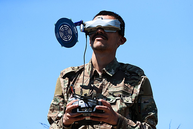 Jeden měsíc na zničení všeho. Co je ukrajinská tajná operace Dronocida