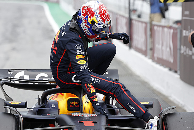 Verstappen zabojuje v Kanadě o čtvrtý triumf v řadě, se soupeři i se sebou