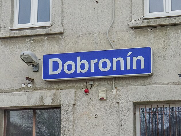 Stanice Dobron�n. GPS: 49.4782222N, 15.6419914E