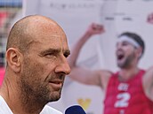 N�kdej�í fotbalový reprezentant Jan Koller si plá�ový volejbal oblíbil ve...
