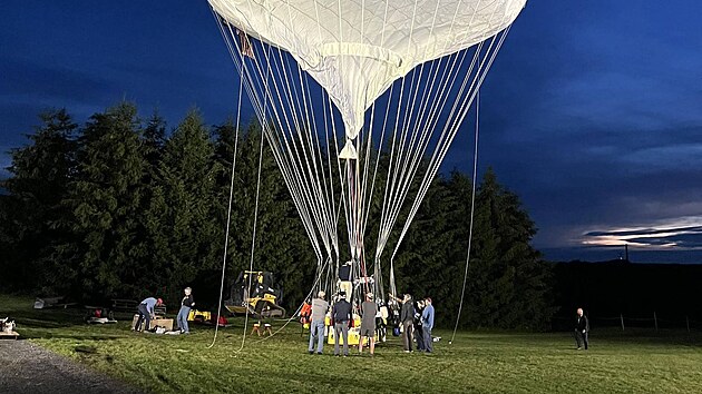 Vodkov balon Torabhaig Atlantic Explorer ped startem