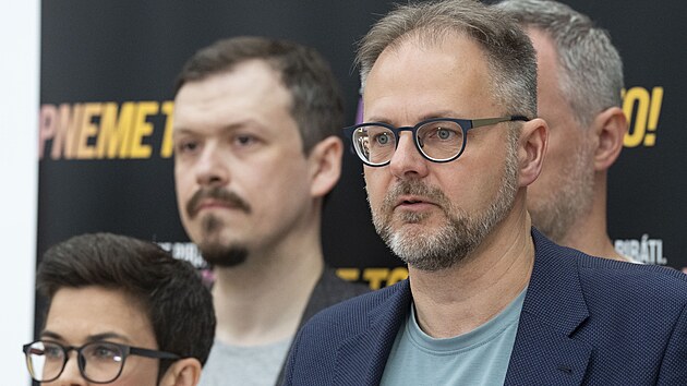 Tiskov konference Pirtsk strany k pedstaven prvnch deseti kandidt a odbornk na prask kandidtce pro snmovn volby. (30. kvtna 2025)